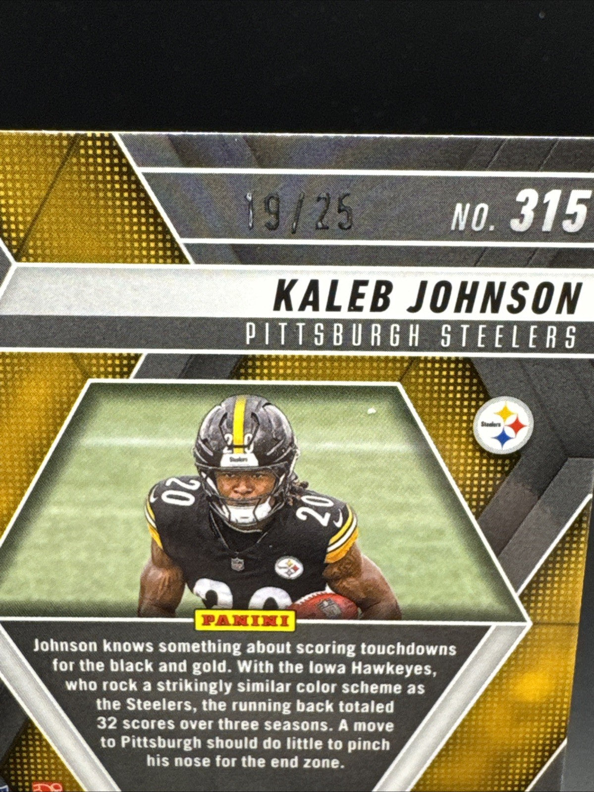 KALEB JOHNSON 2025 PANINI MOSAIC #315 ROOKIE AUTO WHITE PRIZM RC 19/25