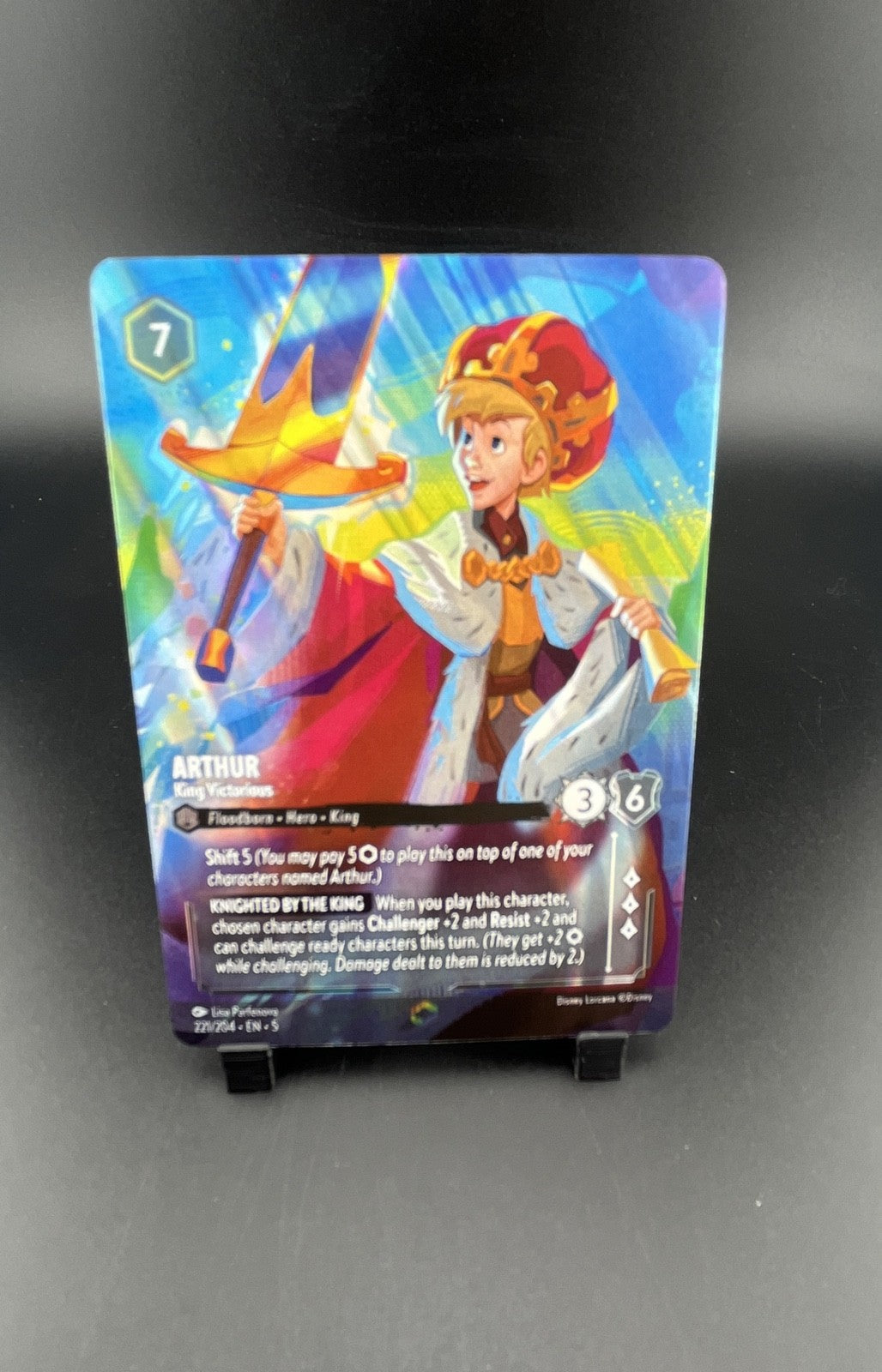 Arthur - King Victorious (Enchanted) 221/204 Shimmering Skies Holo