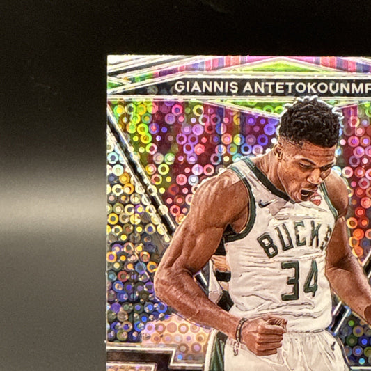 2020-21 Panini Prizm Fearless Fast Break #15 Giannis Antetokounmpo