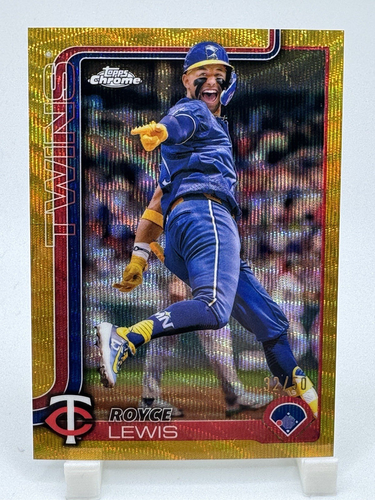 2025 Topps Chrome Royce Lewis Gold Wave Refractor /50 #254 Minnesota Twins
