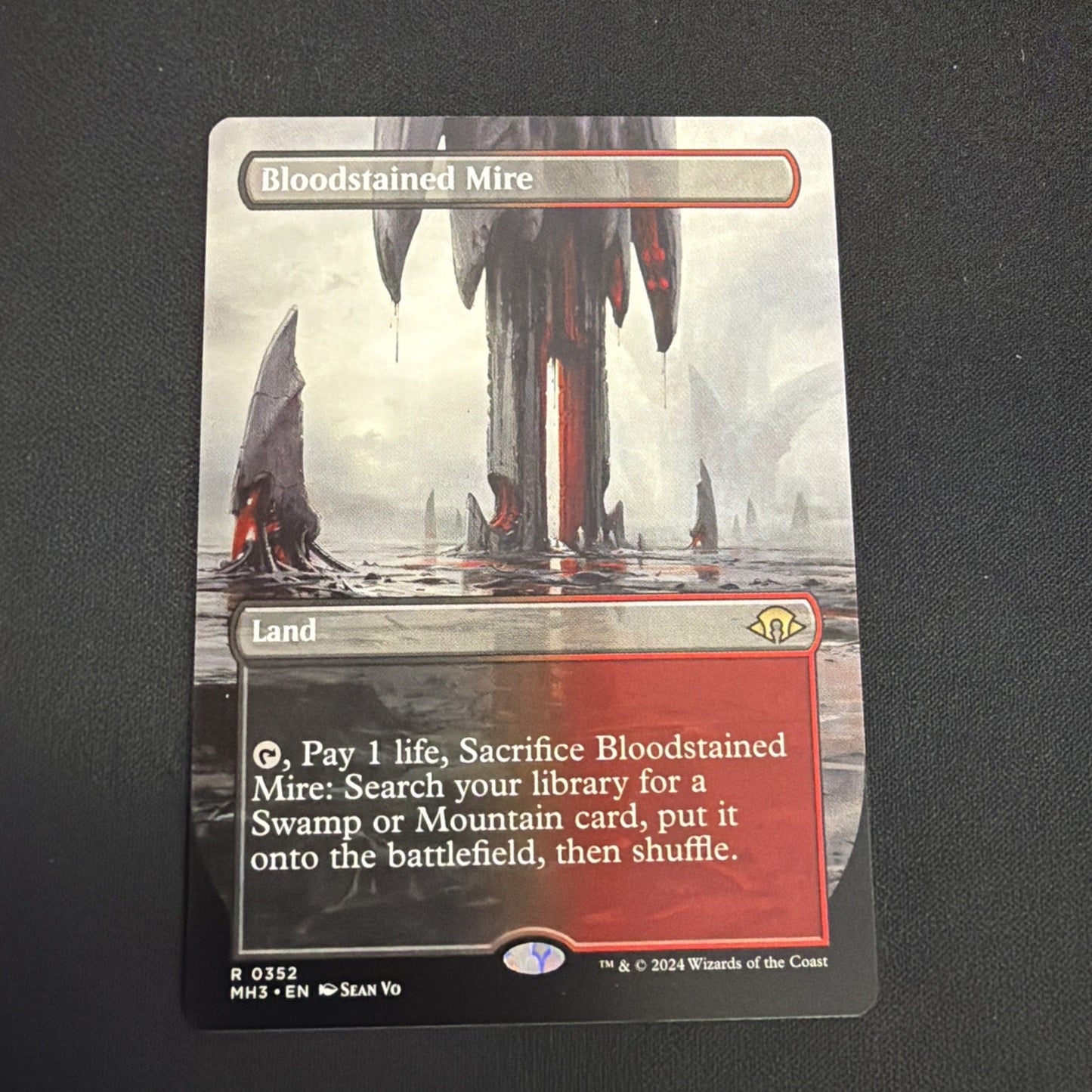 Bloodstained Mire 0352 Modern Horizons 3 Rare Regular English Land MTG