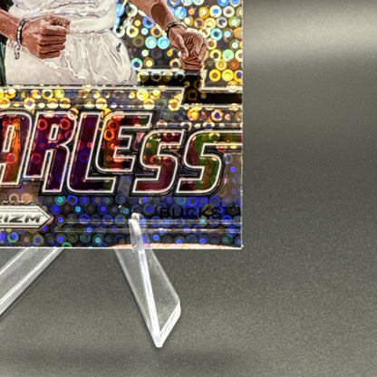 2020-21 Panini Prizm Fearless Fast Break #15 Giannis Antetokounmpo