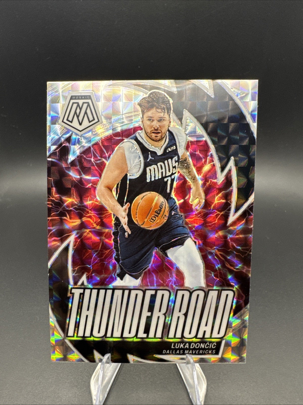 2023-24 Panini Mosaic - Thunder Road Luka Dončić Mosaic Prizm #20