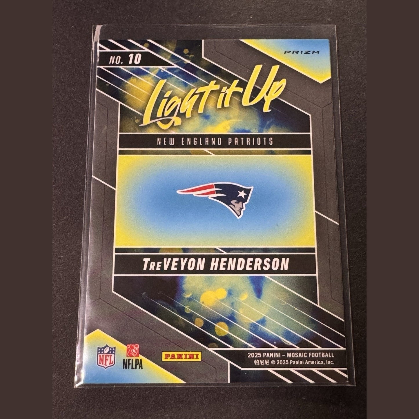 TREVEYON HENDERSON - 2025 MOSAIC #10 - LIGHT IT UP -  SILVER PRIZM (RC) PATRIOTS