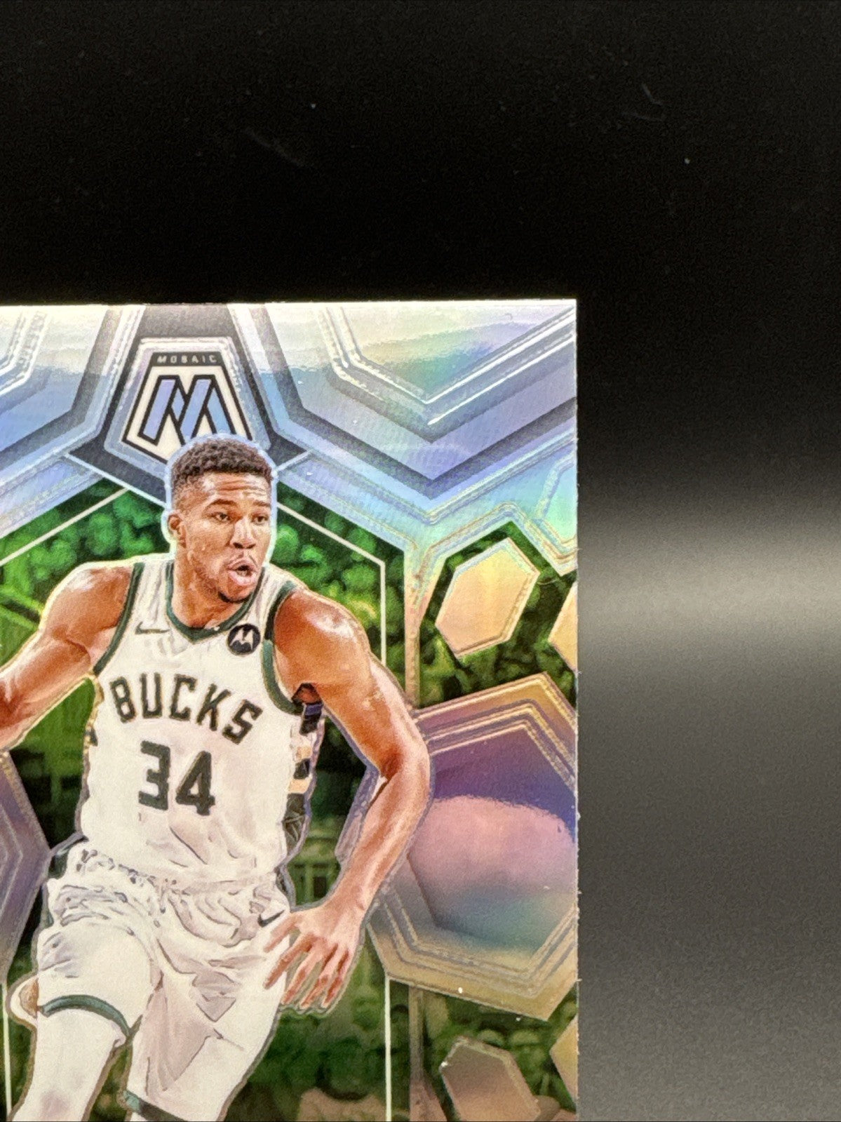 2023-24 Mosaic Giannis Antetokounmpo SILVER PRIZM #77 Milwaukee Bucks
