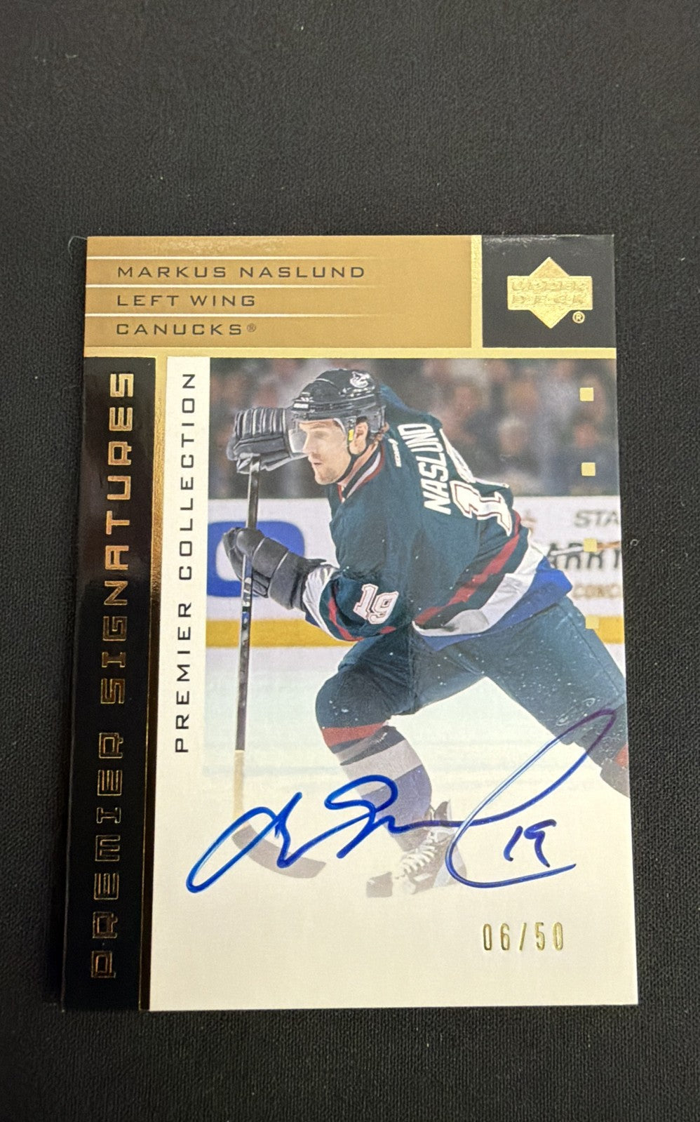 2002-03 Upper Deck Premier Collection - Signatures Markus Naslund /50
