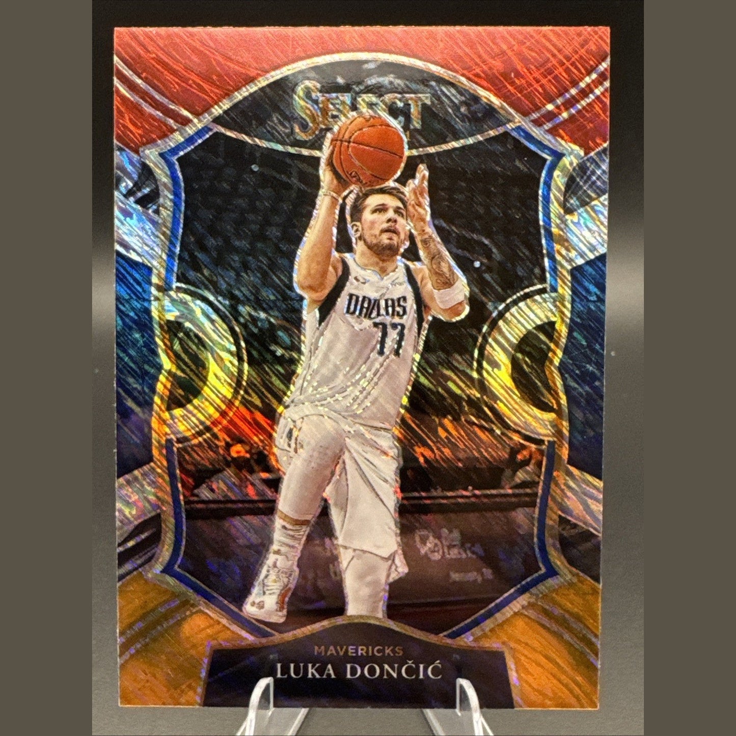 Luka Doncic  2020-21 Select Tri Color Shimmer Prizm  #15 Concourse