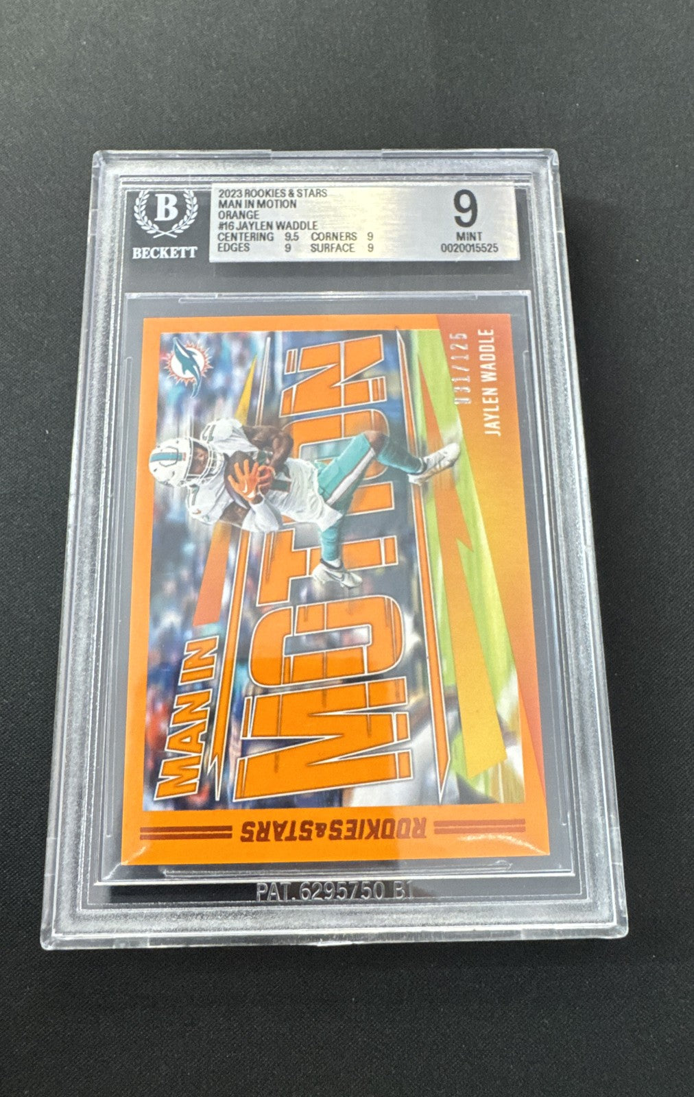 2023 Panini Rookies & Stars - Man in Motion Jaylen Waddle #MM-16 Orange /125