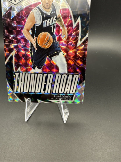 2023-24 Panini Mosaic - Thunder Road Luka Dončić Mosaic Prizm #20