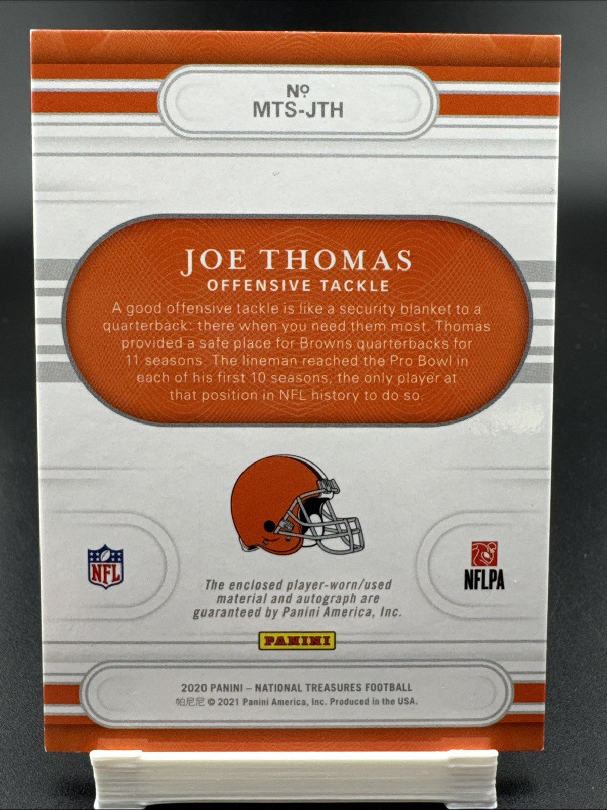 2020 Panini National Treasures Player Warn Patch On Card Auto Joe Thomas 9/25