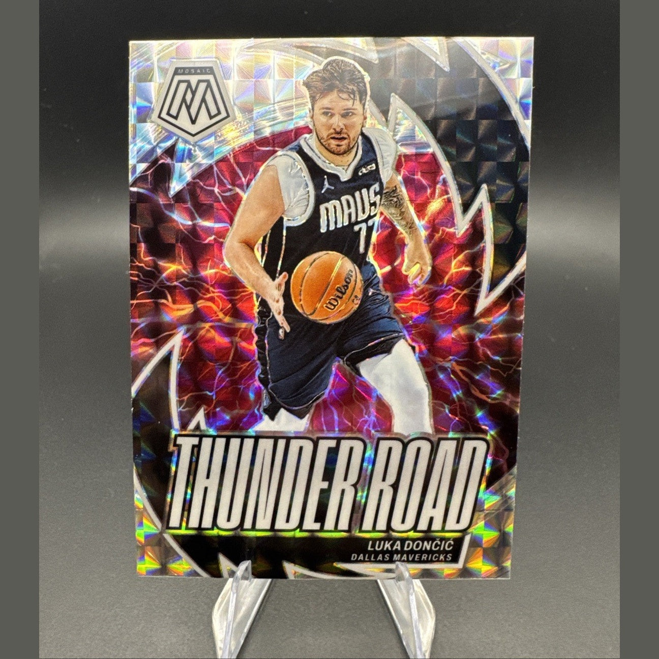 2023-24 Panini Mosaic - Thunder Road Luka Dončić Mosaic Prizm #20