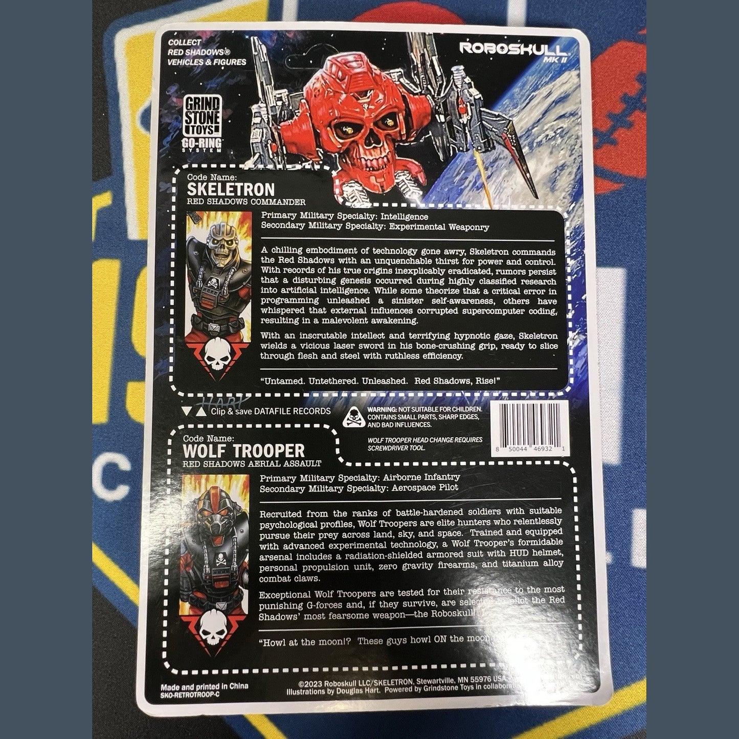 Roboskull Skeleton Red Shadows Commander Unpunched NEW