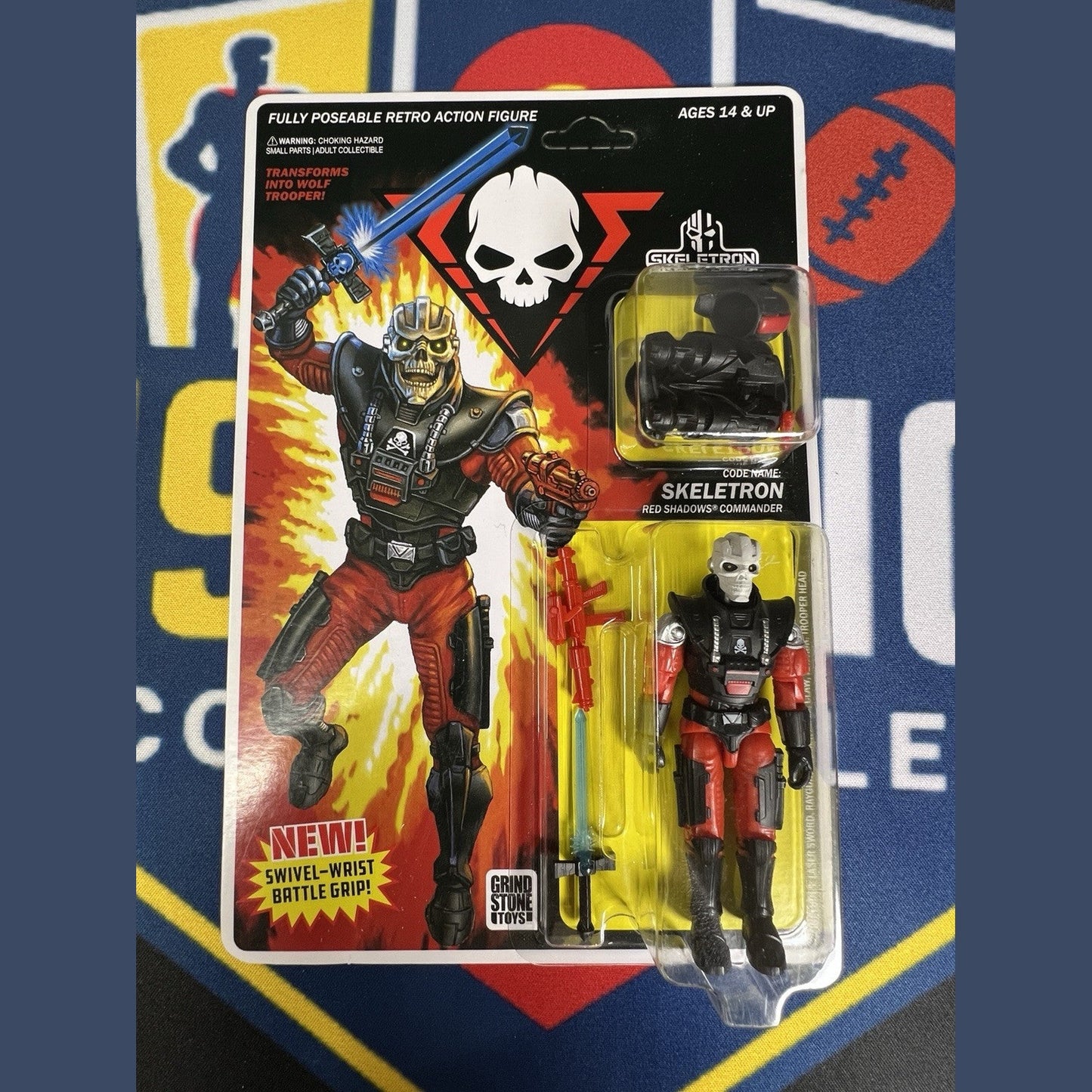 Roboskull Skeleton Red Shadows Commander Unpunched NEW