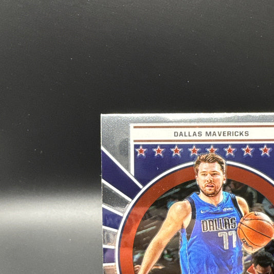 2021-22 Panini Chronicles - Hometown Heroes Optic Silver #664 Luka Dončić