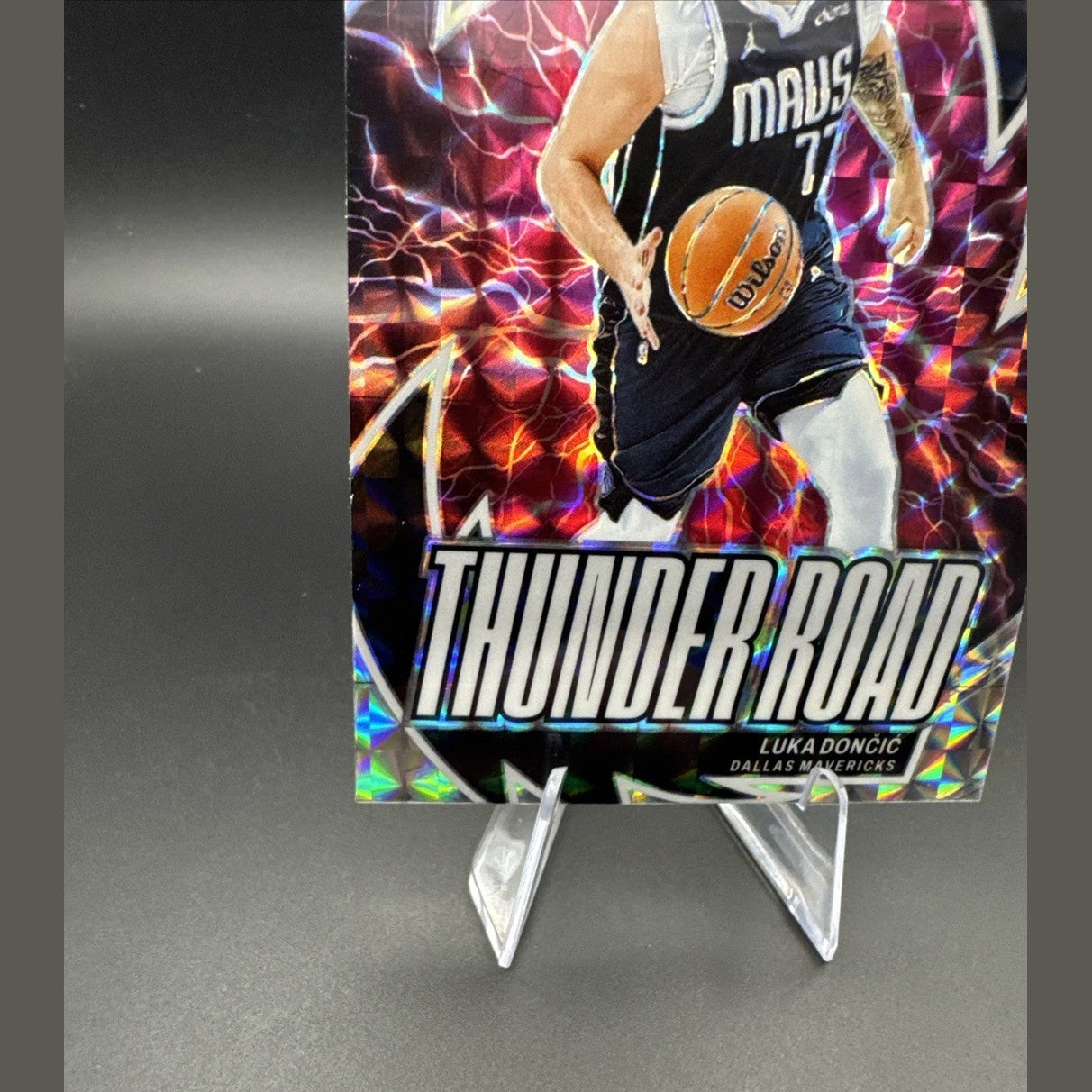 2023-24 Panini Mosaic - Thunder Road Luka Dončić Mosaic Prizm #20