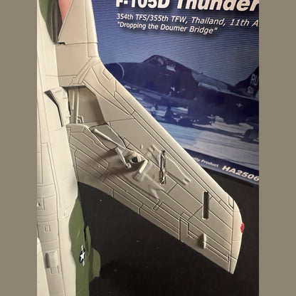 Hobby Master 1:72 USAF Republic F-105F Thunderchief Fighter-Bomber, HA2523