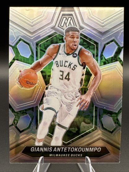 2023-24 Mosaic Giannis Antetokounmpo SILVER PRIZM #77 Milwaukee Bucks