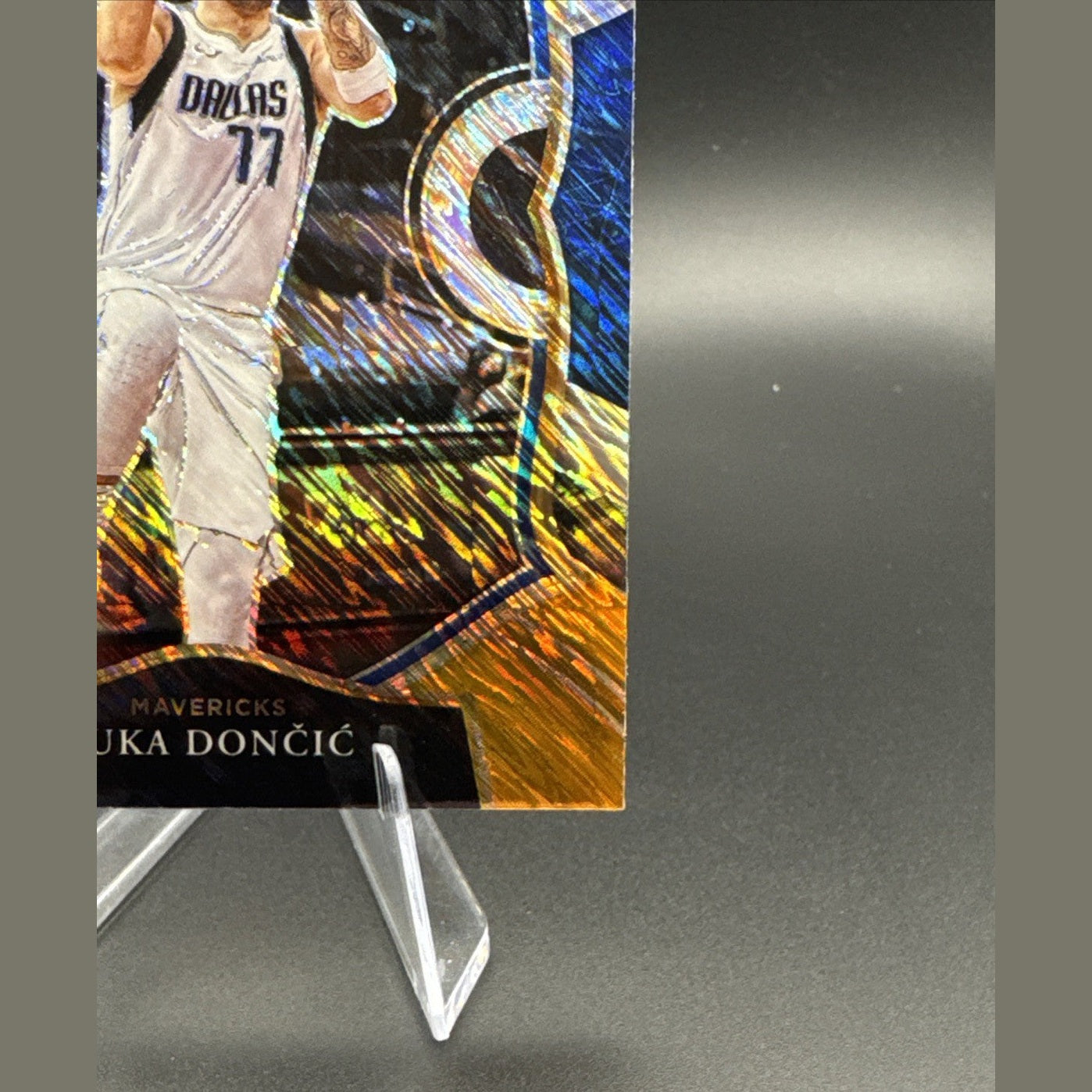 Luka Doncic  2020-21 Select Tri Color Shimmer Prizm  #15 Concourse