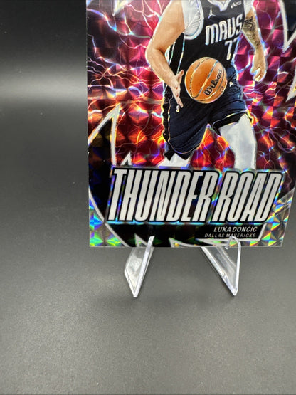2023-24 Panini Mosaic - Thunder Road Luka Dončić Mosaic Prizm #20