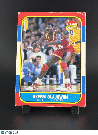 1985 Fleer Akeem Olajuwon #82
