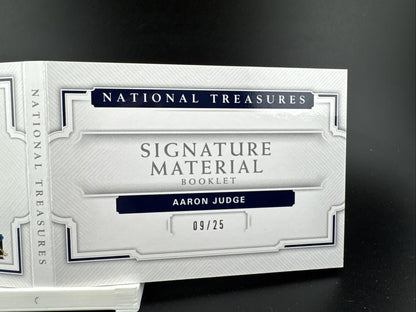 2018 National Treasures Aaron Judge 9/25 Signature Material Booklet #SMB-AJ Auto