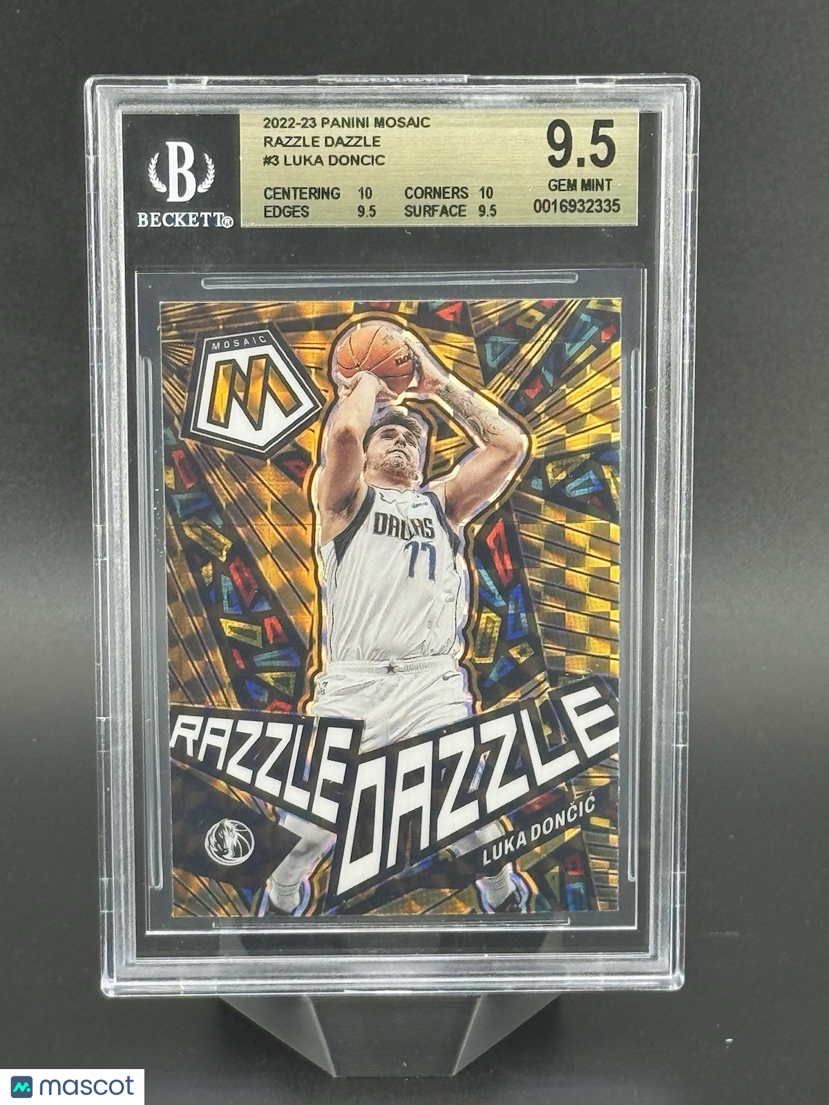 2022 Mosaic Luka Doncic Dallas Mavericks Razzle Dazzle Case Hit #3 BGS 9.5