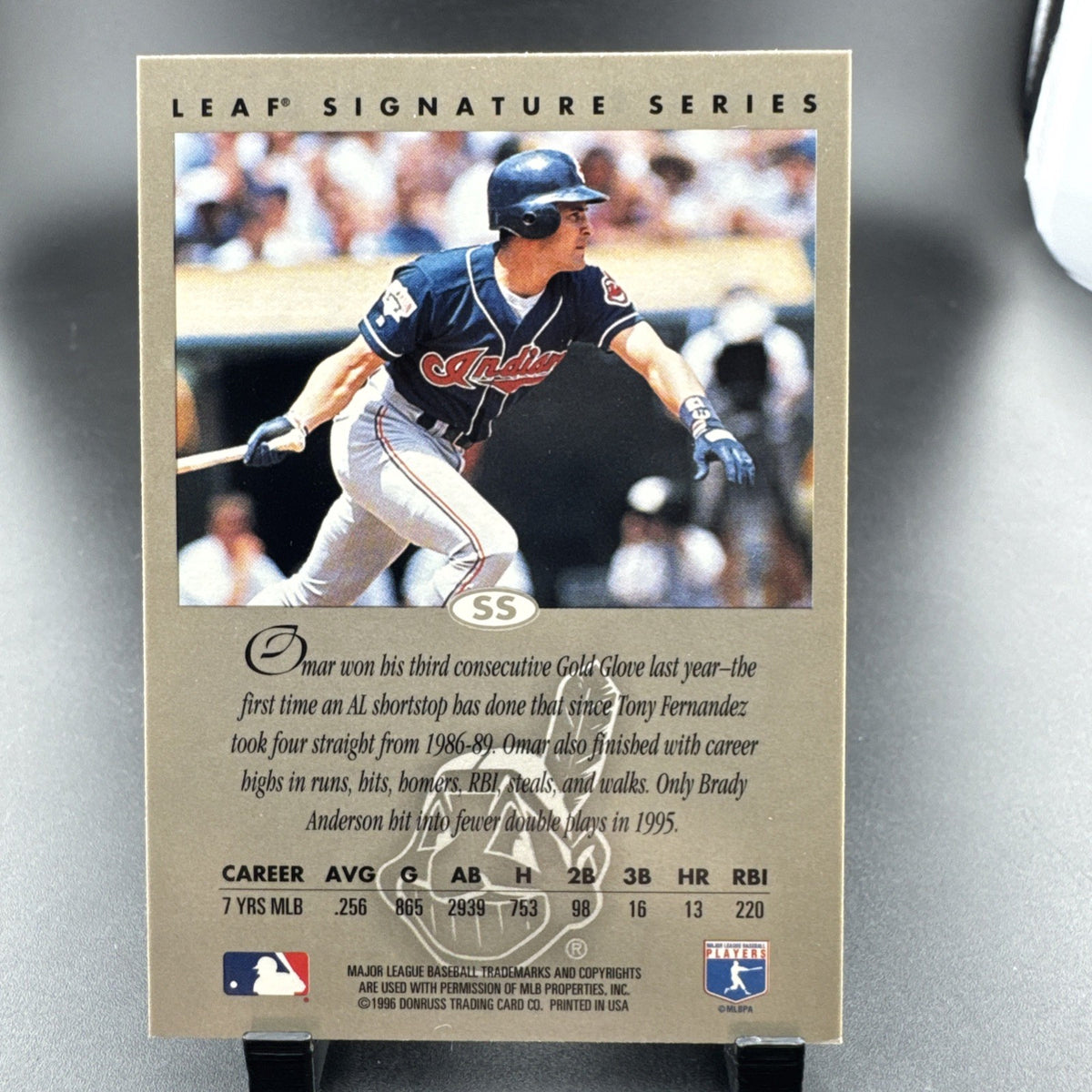 1996 Leaf Signature Series Auto Bronze Omar Vizquel Auto Cleveland Indians Card