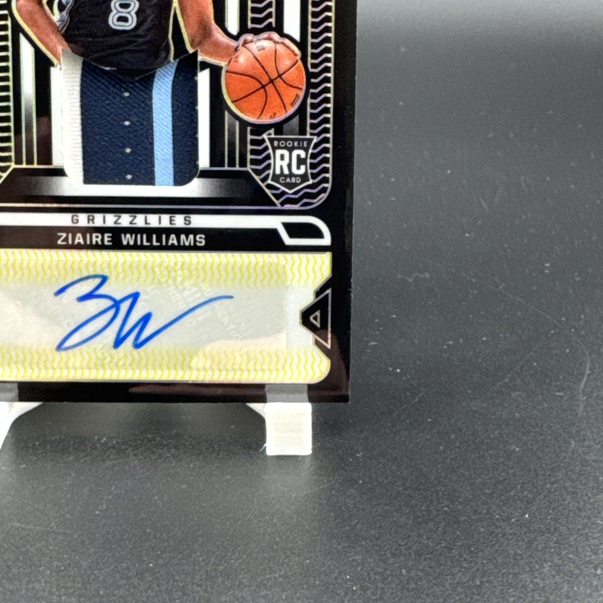 2021-22 Panini Obsidian Rookie Jersey Autograph Ziaire Williams #RJI-ZWL 9/10